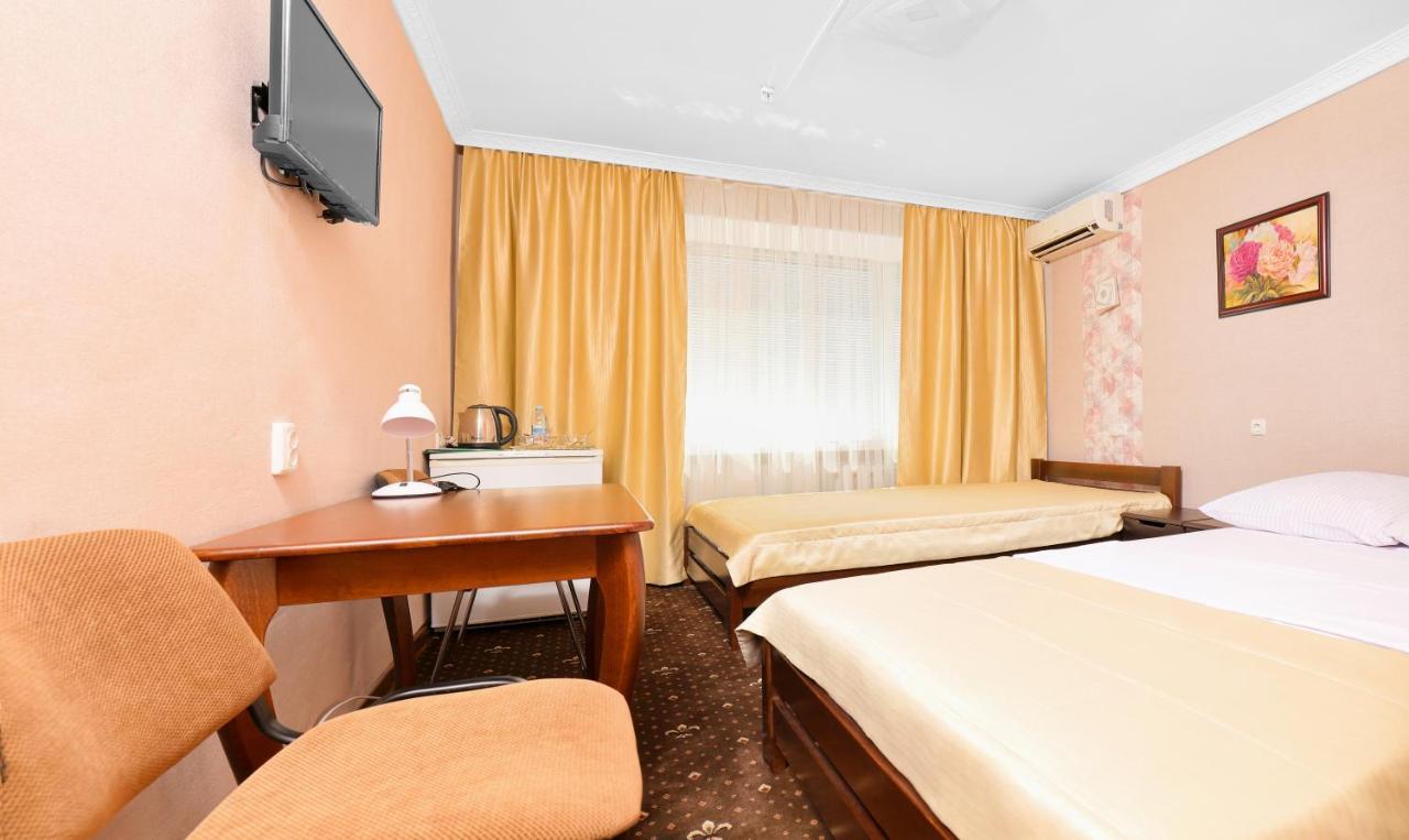 Green City Hotel Mykolaïv Esterno foto
