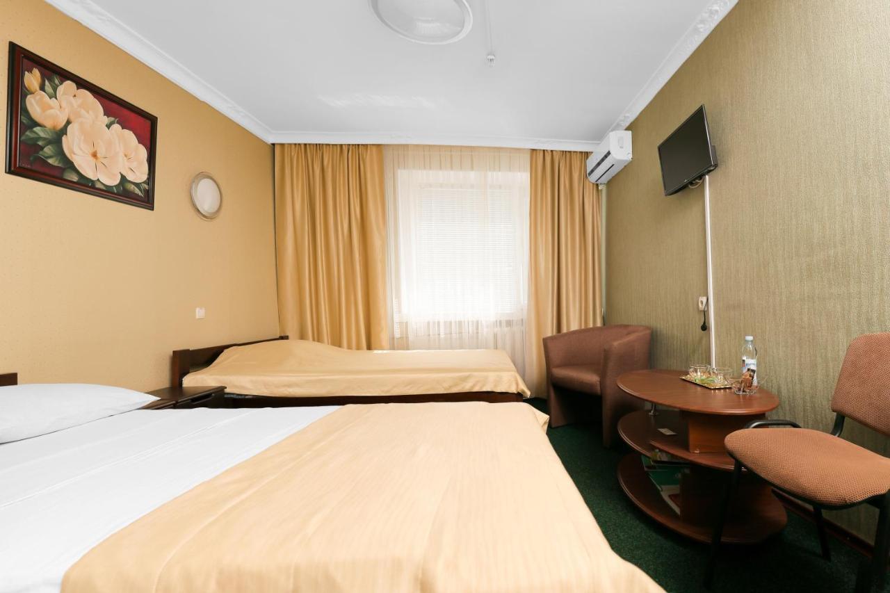 Green City Hotel Mykolaïv Esterno foto